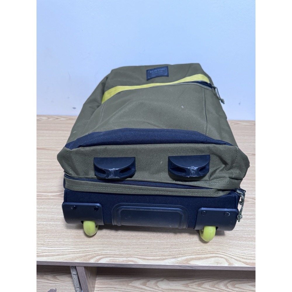 Burton Carry On Upright Rolling Luggage 22" Expandable Travel Green - Picture 6 of 9